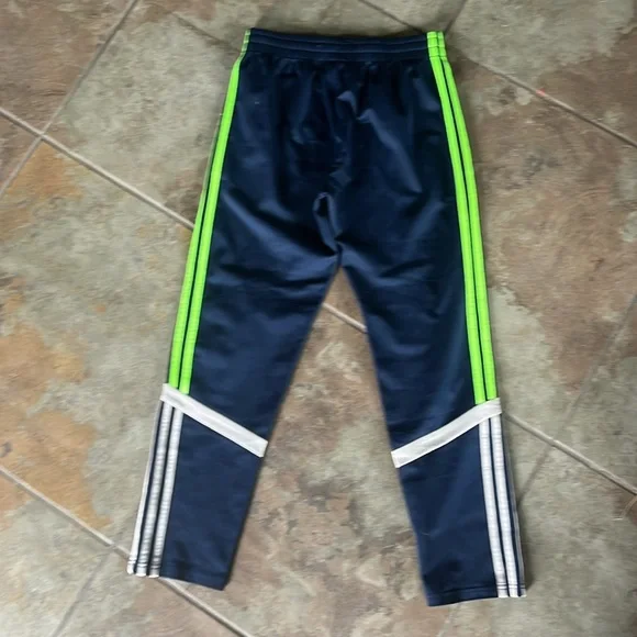 Adidas jogger sweatpants, good condition, size boys 14/16 - Picture 4 of 4